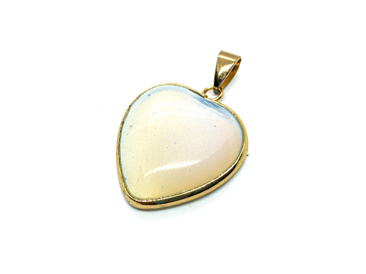Кулон Сердце лунный камень; размер 25*28мм, в обрамлении цвет золото