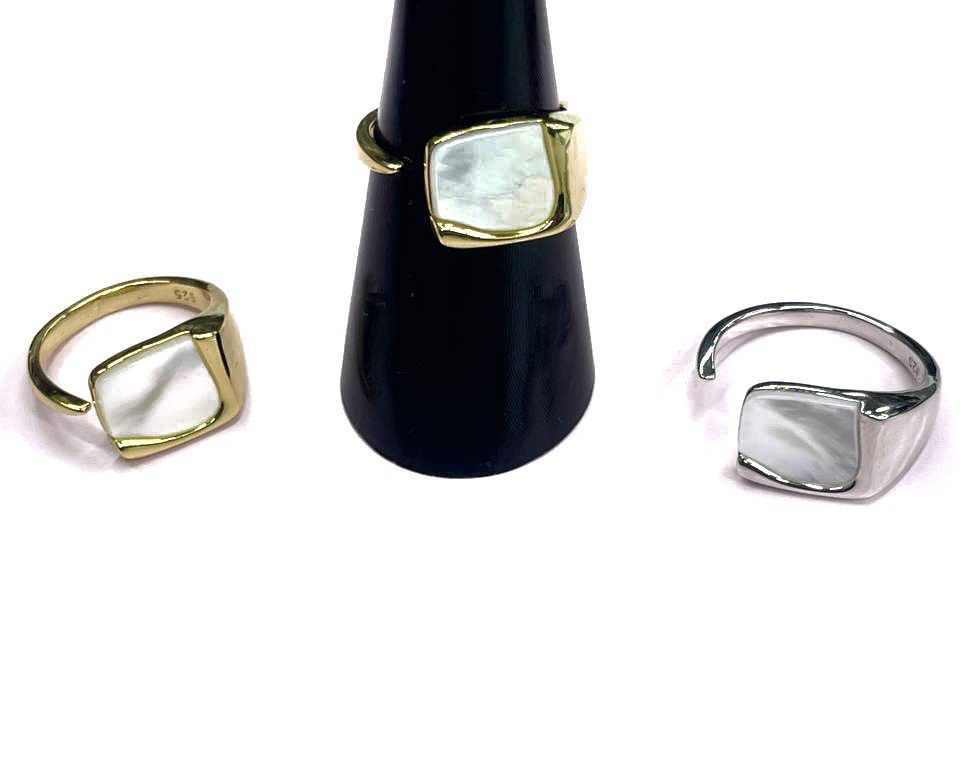 Кольцо безразмерное цвет серебро и золото вставка натуральный перламутр
