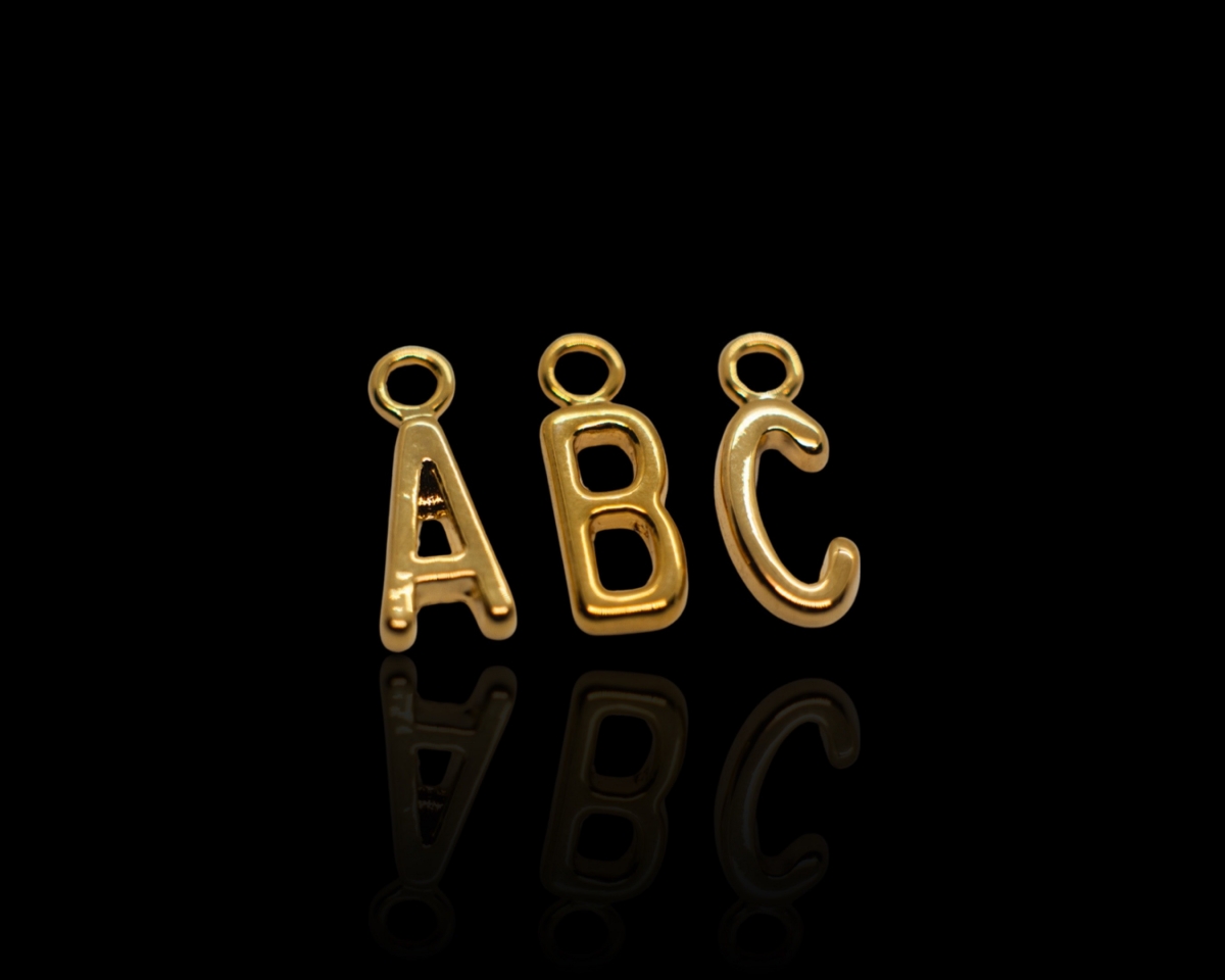 Буквы латинские от A-Z; цвет золото, 16мм