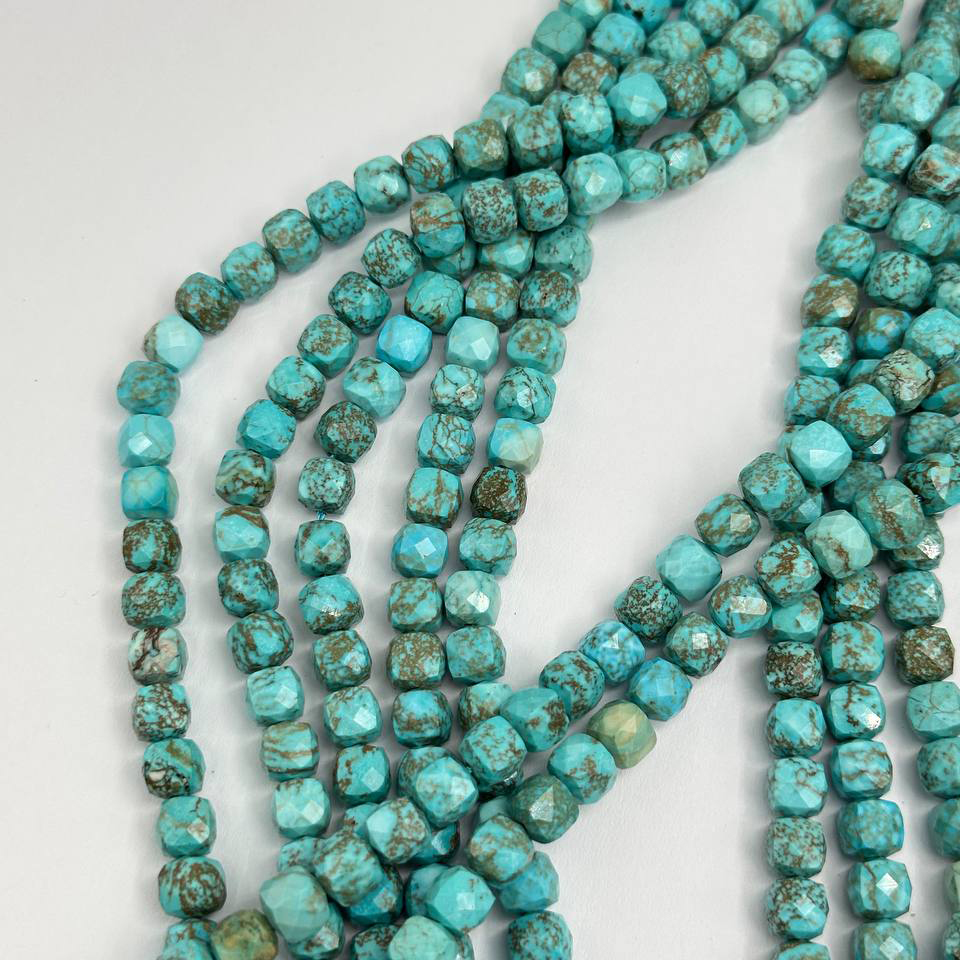 Турквенит кубик размер 7мм натуральный камень