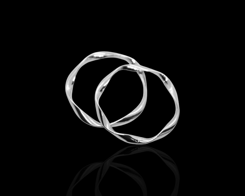 Кольцо крученое среднее цвет серебро 33мм