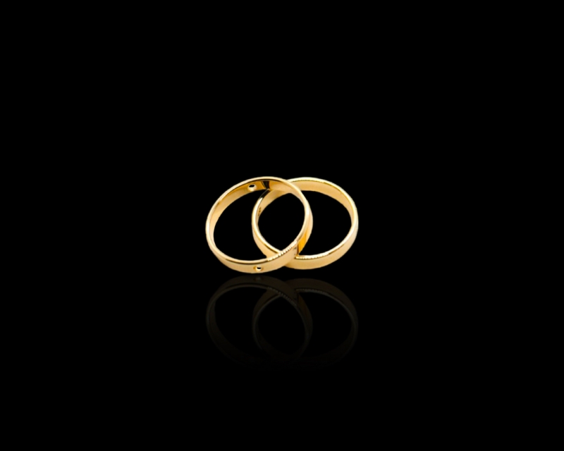 Кольцо гладкое с двумя маленькими отверстиями цвет золото 14мм