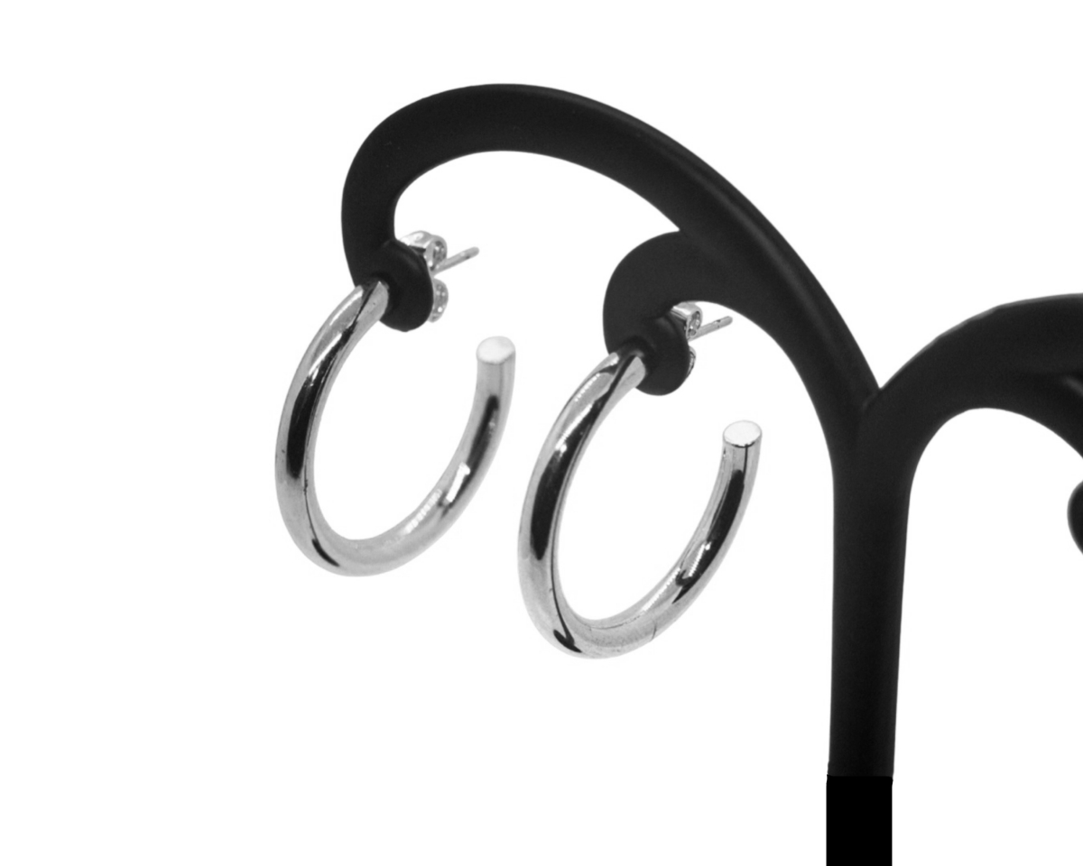 Готовые серьги кольца; цвет серебро, длина 25мм